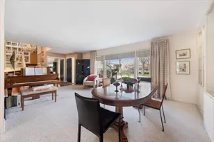 631 S Fern Ct, Elmhurst, IL 60126 - Photo 6