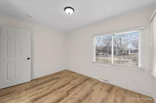 1019 Maple St, Lake in the Hills, IL 60156 - Photo 10