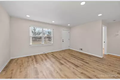 1019 Maple Street, Lake in the Hills, IL 60156 - Photo 4