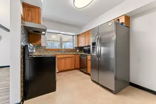 84 S Weston Ave, Elgin, IL 60123 - Photo 8