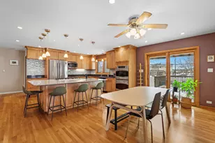 9330 Murray Ct, Morton Grove, IL 60053 - Photo 6