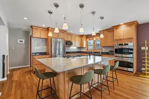 9330 Murray Ct, Morton Grove, IL 60053 - Photo 4