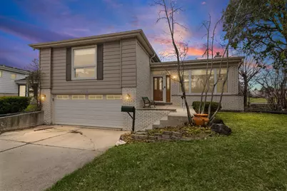 9330 Murray Court, Morton Grove, IL 60053 - Photo 2
