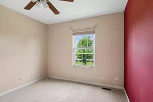 [Address not provided], Carpentersville, IL 60110 - Photo 16