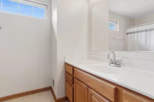 414 Coventry Cir, Glendale Heights, IL 60139 - Photo 14