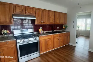 1105 Assell Ave, Aurora, IL 60505 - Photo 10