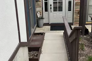 32 White Oak Cir, Saint Charles, IL 60174 - Photo 1