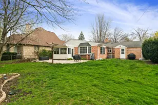 418 N Dryden Pl, Arlington Heights, IL 60004 - Photo 2