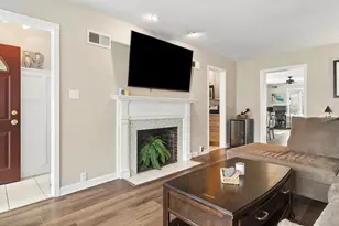 418 N Dryden Pl, Arlington Heights, IL 60004 - Photo 4