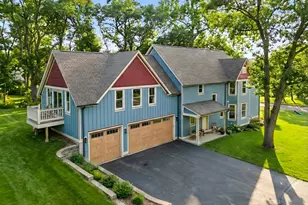 885 Geneva Rd, Saint Charles, IL 60174 - Photo 2