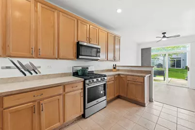2890 Glacier Way #B, Wauconda, IL 60084 - Photo 12