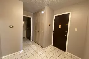 8994 Kennedy Dr, Des Plaines, IL 60016 - Photo 8