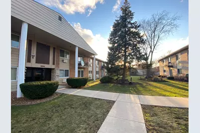 8994 Kennedy Drive #1B, Des Plaines, IL 60016 - Photo 1