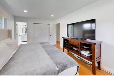 1032 Heatherfield Lane, Glenview, IL 60025 - Photo 12