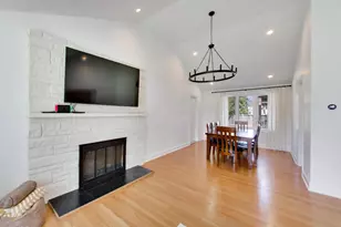 1032 Heatherfield Ln, Glenview, IL 60025 - Photo 4