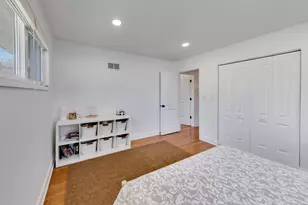 1032 Heatherfield Ln, Glenview, IL 60025 - Photo 16