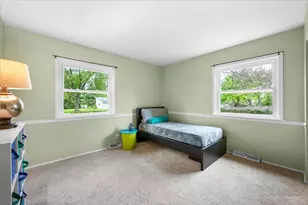 401 Hill Ave, North Aurora, IL 60542 - Photo 8