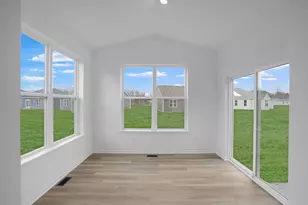 421 Cottrell Ln, Aurora, IL 60506 - Photo 4