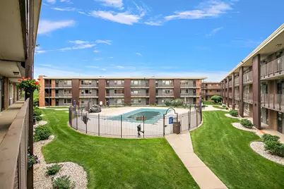 9608 W Higgins Road #2c, Rosemont, IL 60018 - Photo 1