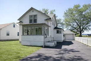 262 S Weston Ave, Elgin, IL 60123 - Photo 1