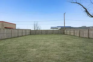 262 S Weston Ave, Elgin, IL 60123 - Photo 2