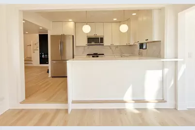 219 E Berkshire Avenue, Lombard, IL 60148 - Photo 8