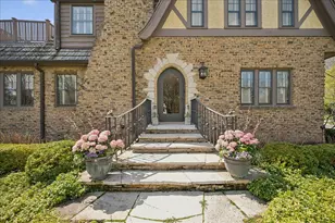 2448 Lincolnwood Dr, Evanston, IL 60201 - Photo 4