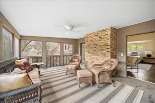 2448 Lincolnwood Dr, Evanston, IL 60201 - Photo 34