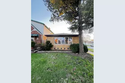 10100 S Saint Lawrence Avenue, Chicago, IL 60628 - Photo 2