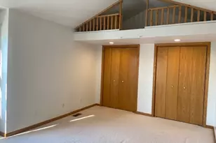 674 S Peace Rd, Sycamore, IL 60178 - Photo 8