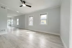 9820 S California Ave, Evergreen Park, IL 60805 - Photo 10