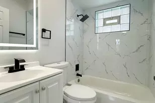 9820 S California Ave, Evergreen Park, IL 60805 - Photo 14