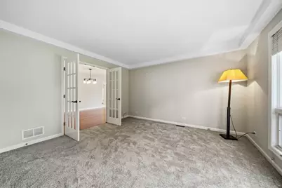 1562 White Trail, Elk Grove Village, IL 60007 - Photo 10