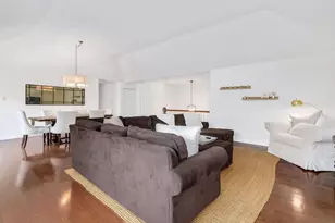 11025 Edgebrook Ln, Indian Head Park, IL 60525 - Photo 8