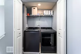 1210 Lakepointe Dr, Schaumburg, IL 60173 - Photo 18