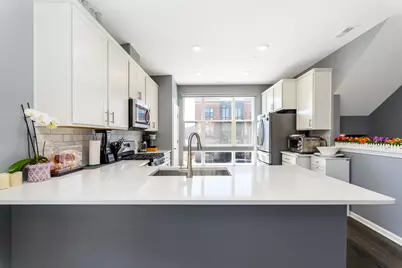 1210 Lakepointe Drive, Schaumburg, IL 60173 - Photo 8