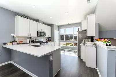 1210 Lakepointe Drive, Schaumburg, IL 60173 - Photo 6