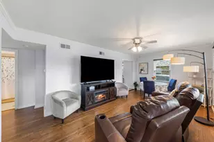 1335 College Ave, Wheaton, IL 60187 - Photo 2
