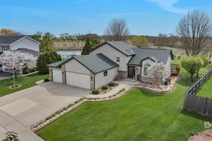 226 Hancock Dr, New Lenox, IL 60451 - Photo 2