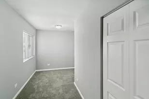 9305 S Homan Ave, Evergreen Park, IL 60805 - Photo 8