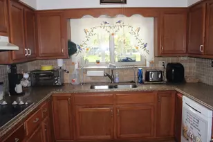 210 Circle Dr, Salem, IL 62881 - Photo 6