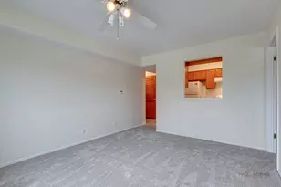 625 W Huntington Commons Rd, Mount Prospect, IL 60056 - Photo 10
