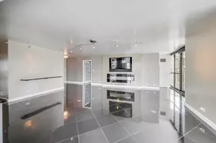 [Address not provided], Chicago, IL 60611 - Photo 12