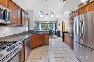 2239 Fox Run Dr, Kankakee, IL 60901 - Photo 8