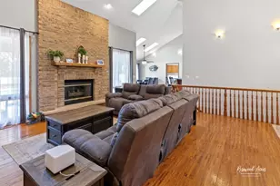 2239 Fox Run Dr, Kankakee, IL 60901 - Photo 6