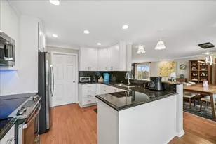 1280 Rudolph Rd, Northbrook, IL 60062 - Photo 8