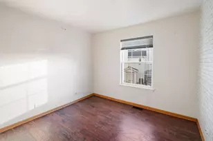 2552 Dickens Dr, Aurora, IL 60503 - Photo 10