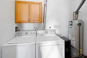 2552 Dickens Dr, Aurora, IL 60503 - Photo 12