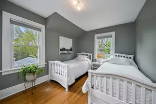 702 E Illinois St, Wheaton, IL 60187 - Photo 16