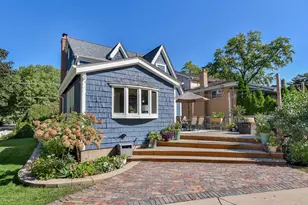 702 E Illinois St, Wheaton, IL 60187 - Photo 4